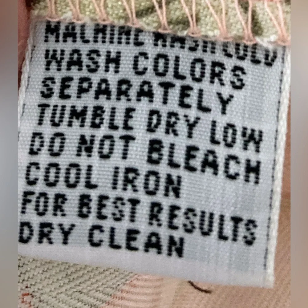 Tommy Bahama silk shirt - Picture 7 of 8